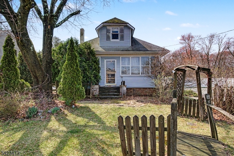 Welcome to 785 Macopin rd. West Milford, NJ