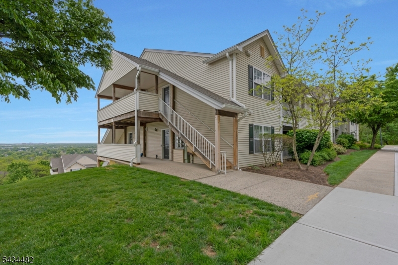End unit with views