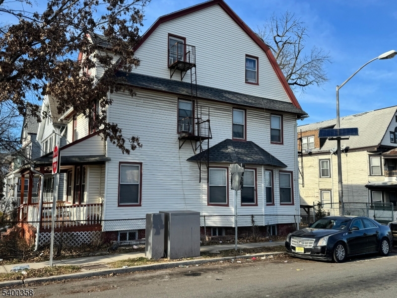 Side View/Corner View