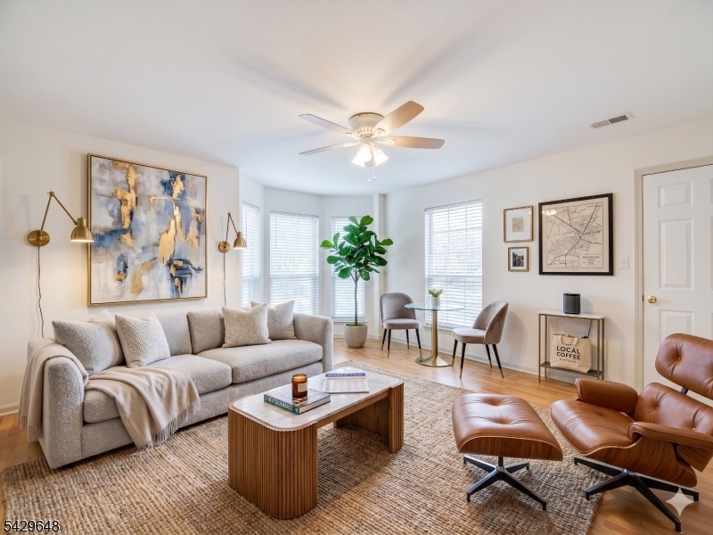 Living room Virtually staged