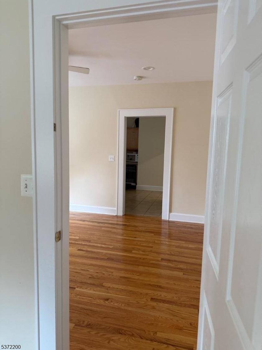 Master onlooking Living Room