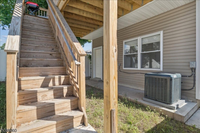 DECK YARD