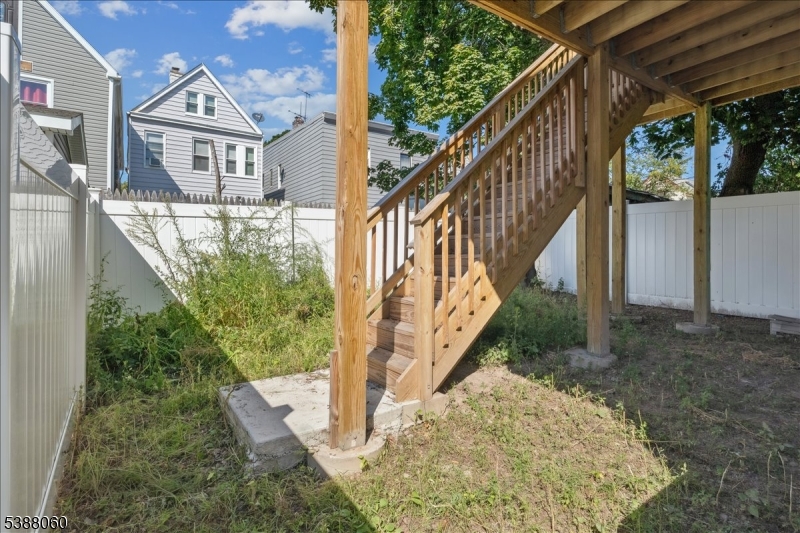 DECK YARD