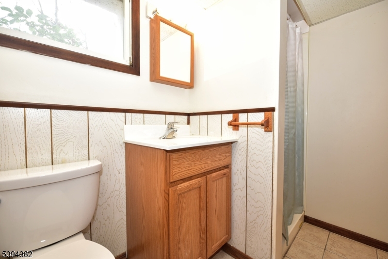 full bath w/stall shower