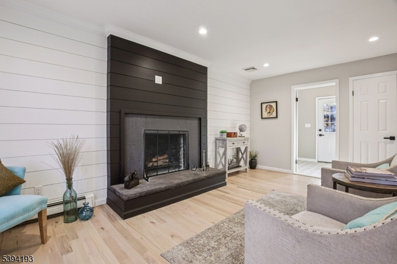 FR view to Laundry Room