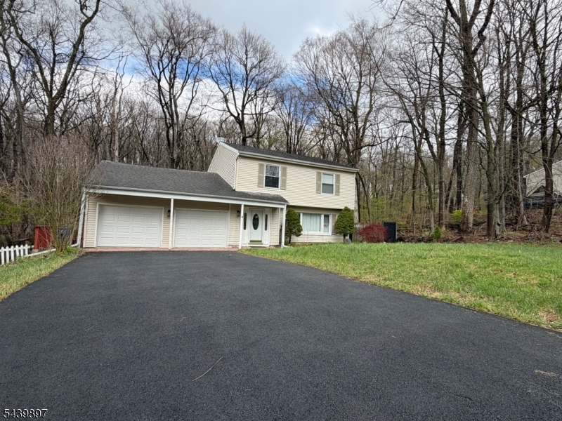 Huge driveway!