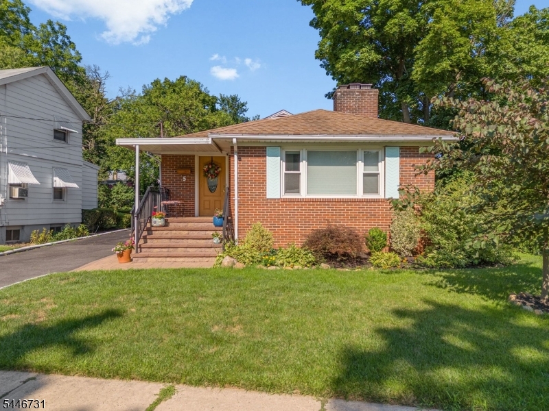 Welcome to 5 Gaston Avenue!