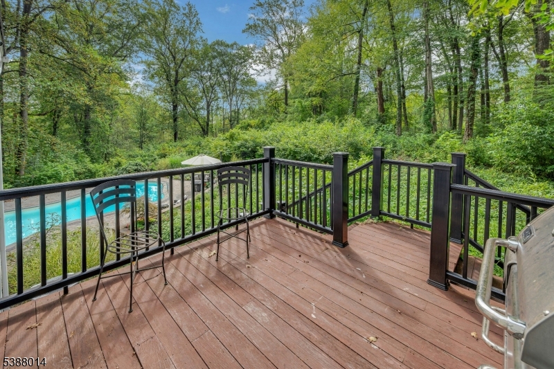 Deck off of kitchen