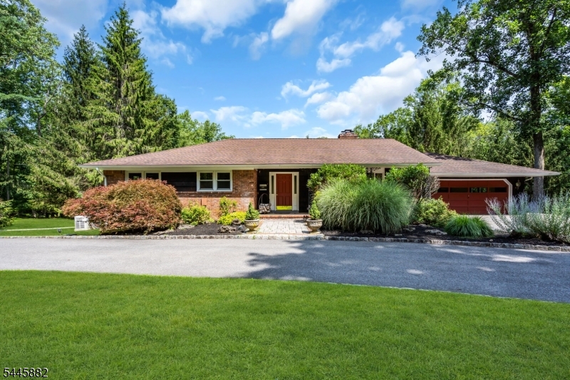 ® Title Exterior