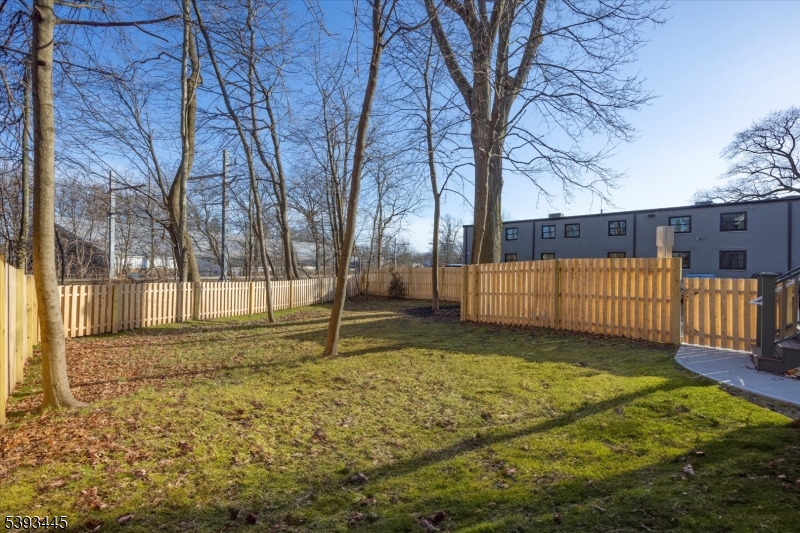 Fully Fenced Side Yard