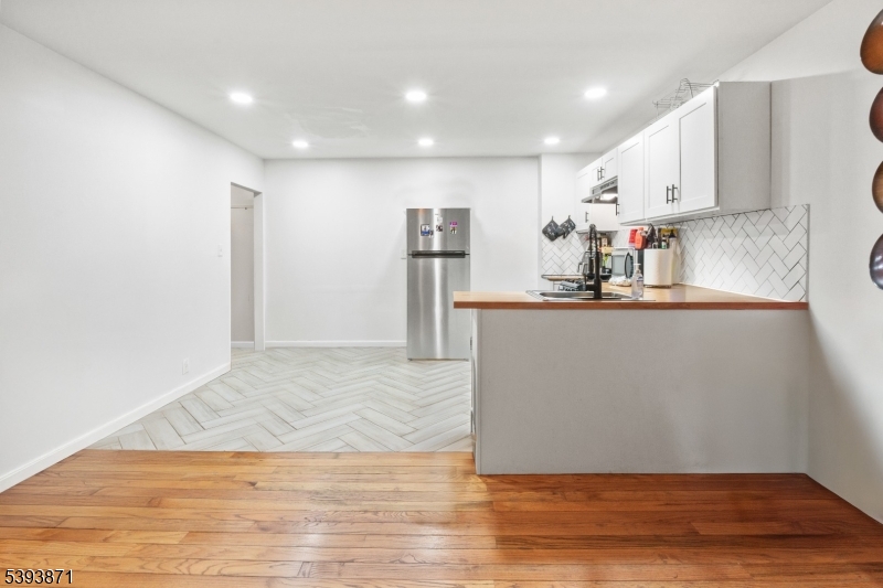 Living space Kitchen