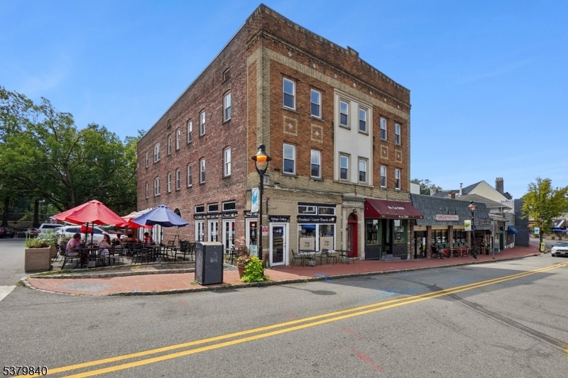 166 Maplewood Ave. 5