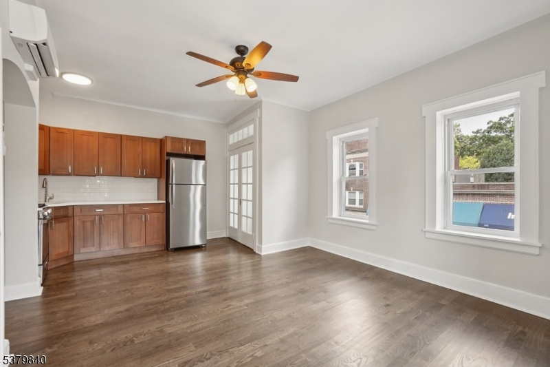 166 Maplewood Ave. 5