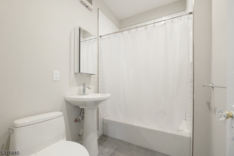 166 Maplewood Ave. 5