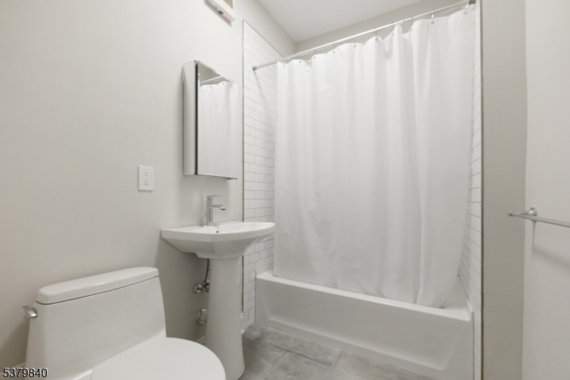 166 Maplewood Ave. 5