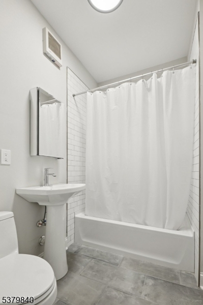 166 Maplewood Ave. 5