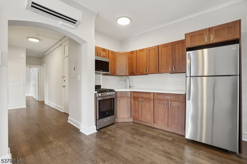 166 Maplewood Ave. 5