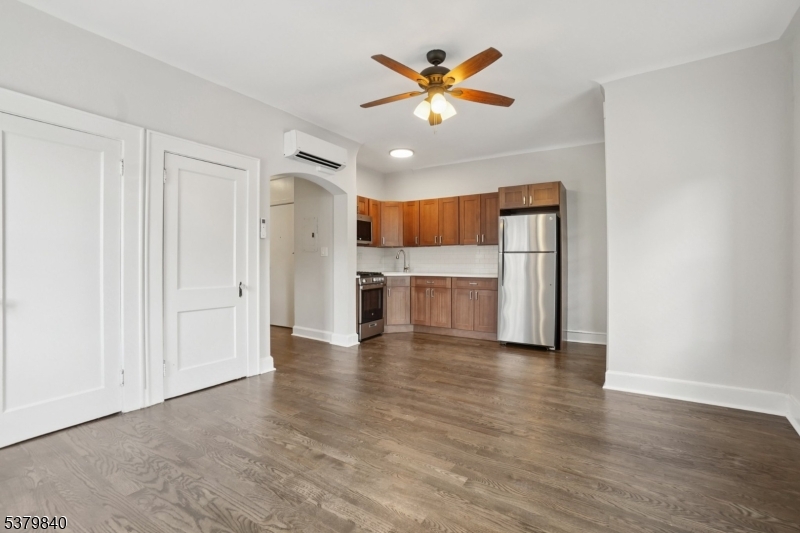 166 Maplewood Ave. 5