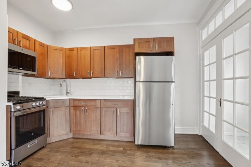 166 Maplewood Ave. 5