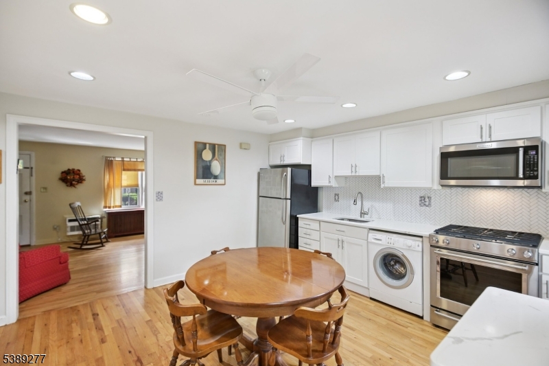 Kitchen/Dining Area ll
