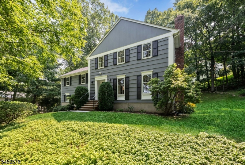 PERFECTLY SITUATED COLONIAL