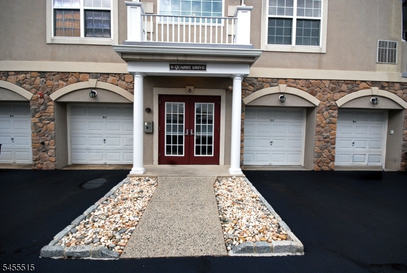 BEGONIA Garden Style Home Peaceful Location