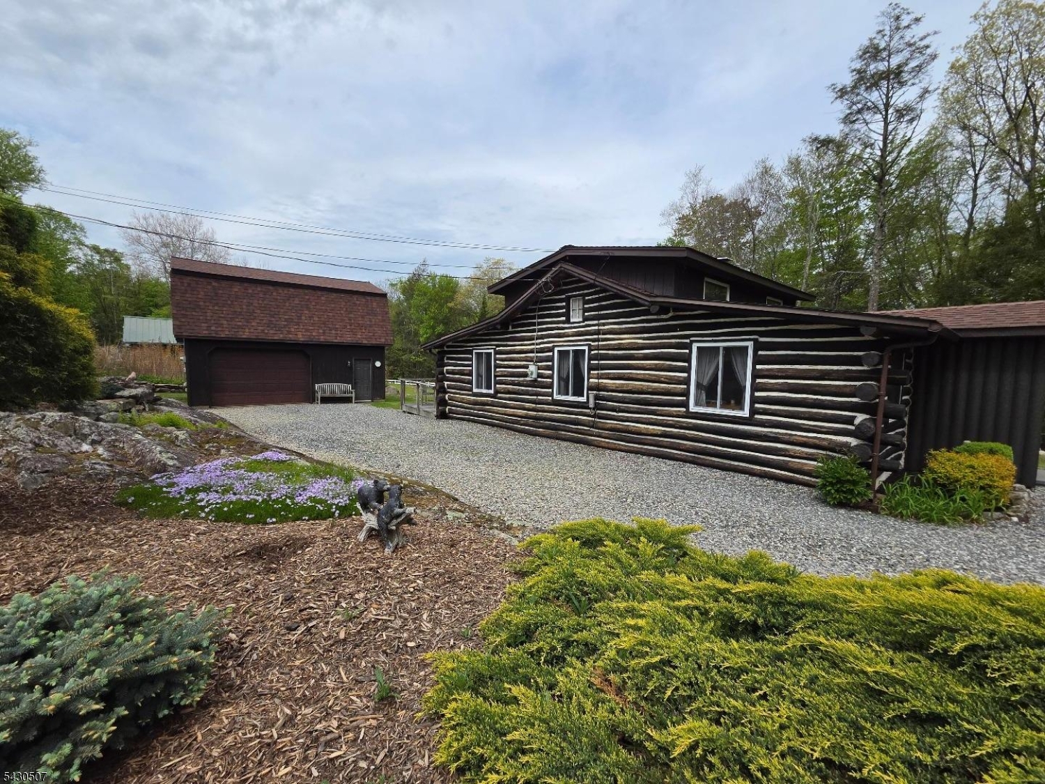 side view w detached garage
