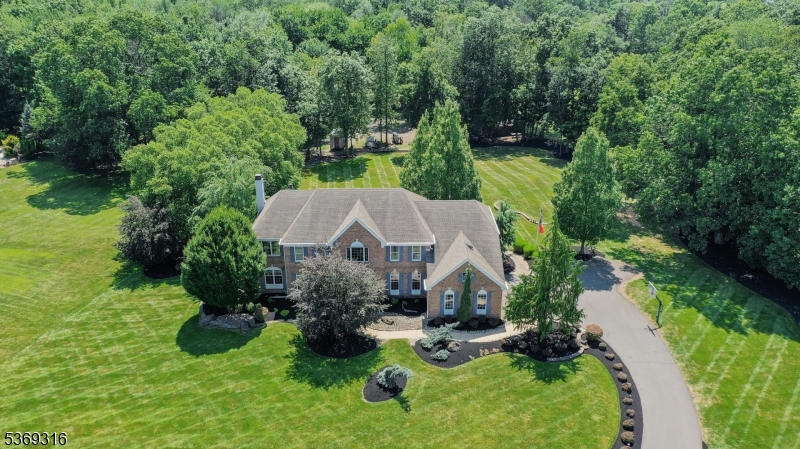 This spectacular colonial features 4 bedrooms, 3.2 baths, amazing finished walkout lower level and backyard oasis!