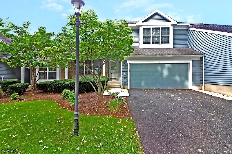 1 CAR ATTACHED GARAGE