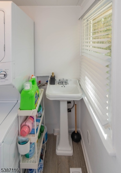 Laundry & 1/2 Bath