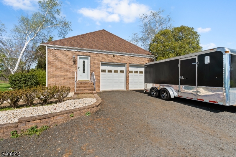 driveway/garage