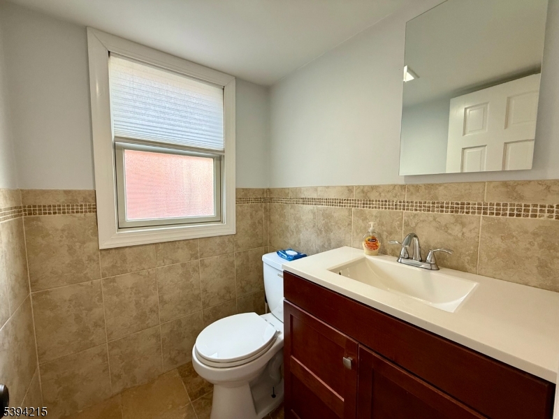 Powder Room - 2nd Level