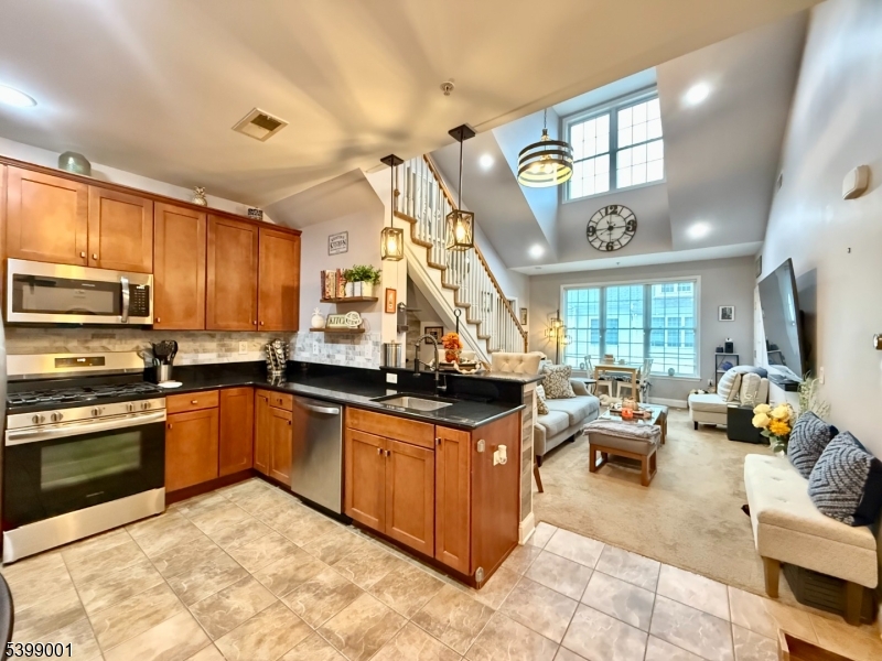 Kitchen w/Plenty of Cabinets