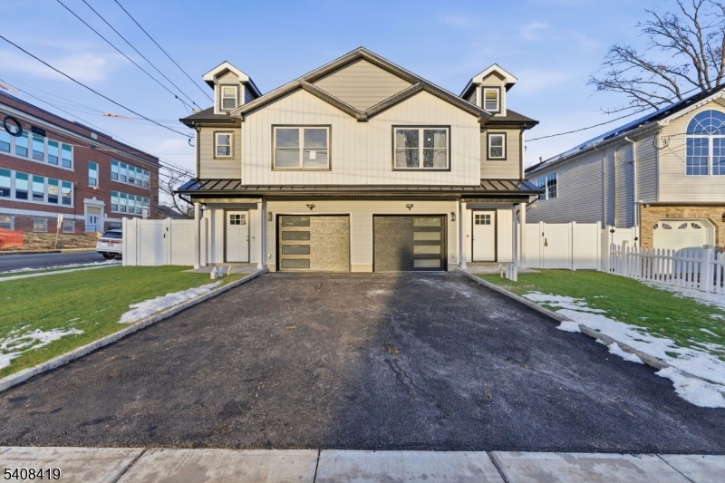 Exterior photo Left side