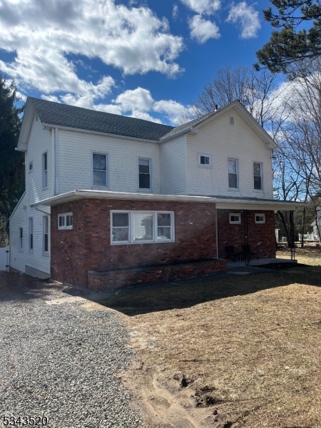Welcome home to this 2 bedroom 1 bathroom second floor unit.