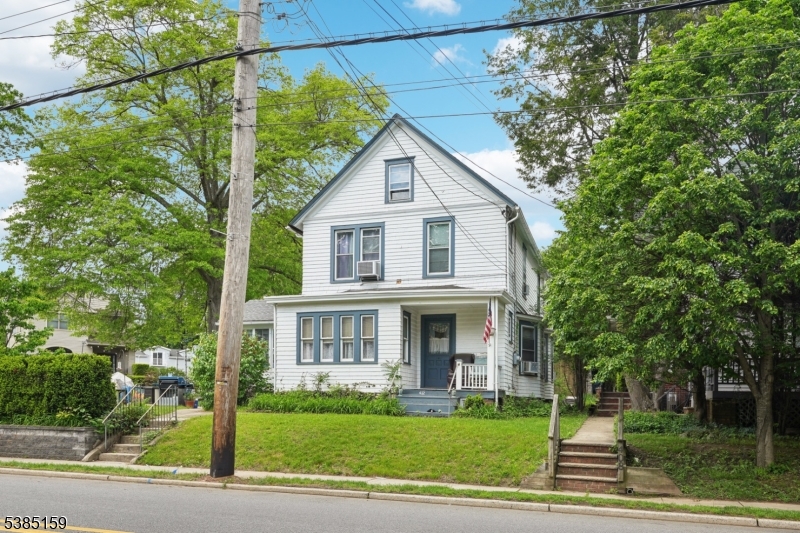 Two Family Home in Glen Rock 2nd Floor. Front Entrance