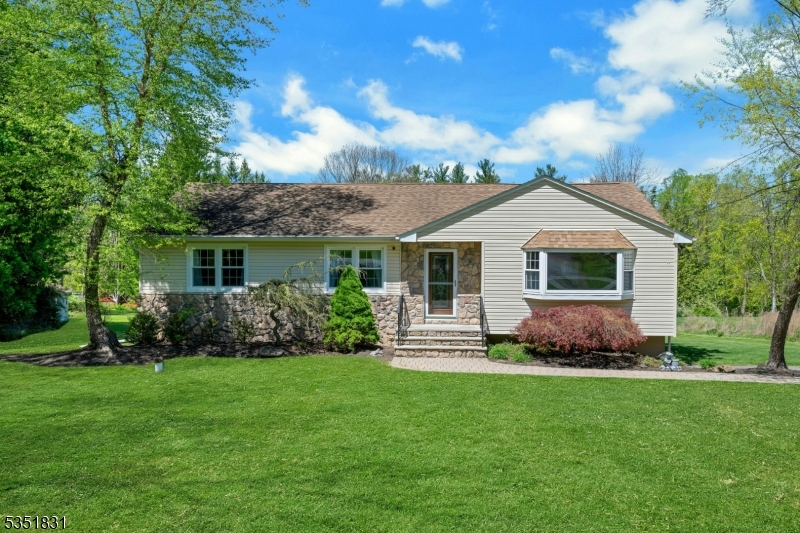 Great curb appeal!