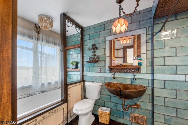 AMAZING BATHROOM DESIGN