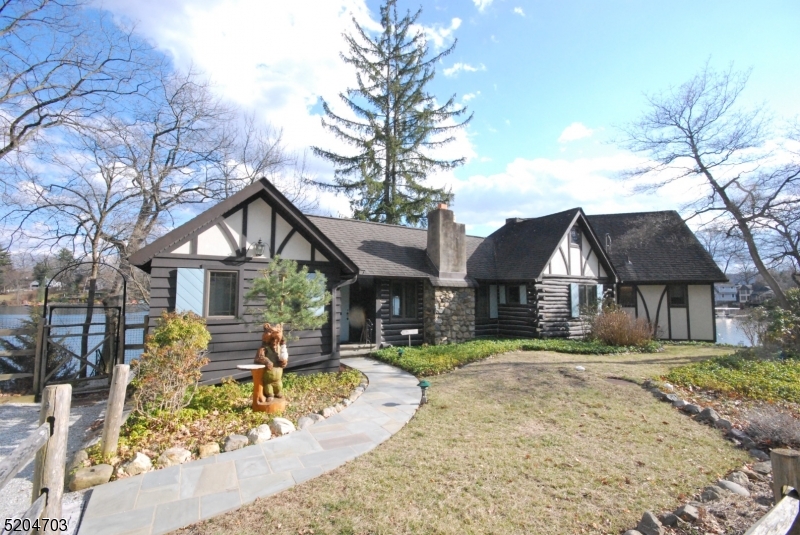 Great Location in Lake Mohawk