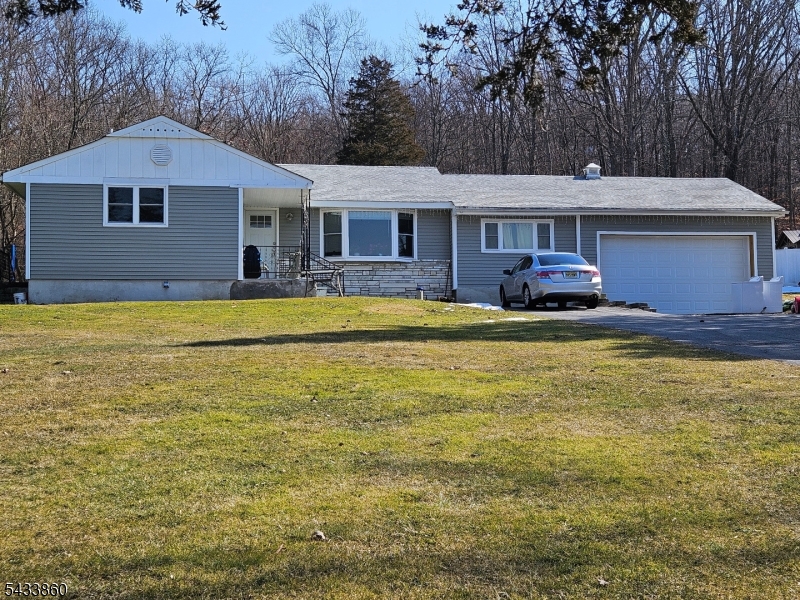frt view w oversize garage