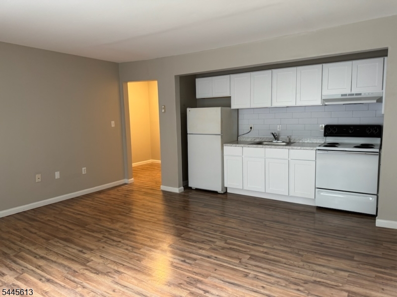 Kitchen/Living Room Combo