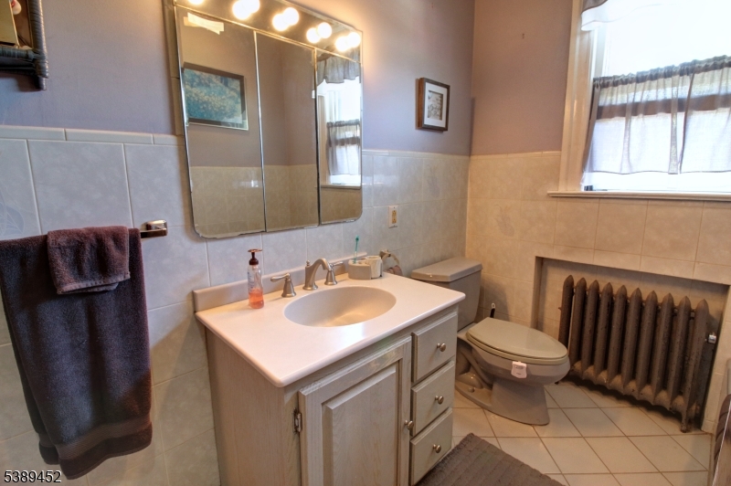2nd fl Full bath rear 2nd fl bathroom conveniently located.