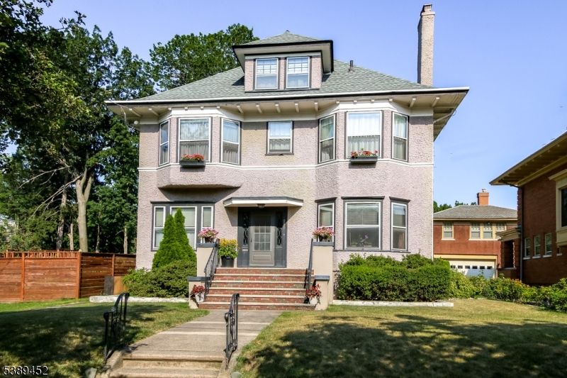 Eastside Gem You'll love living in this Historic neighborhood!