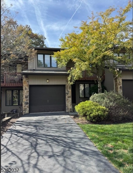 Welcome home to this spacious 2 bedroom, 2.5 bathroom Townhome in the desirable Wedgewood Knolls Community.