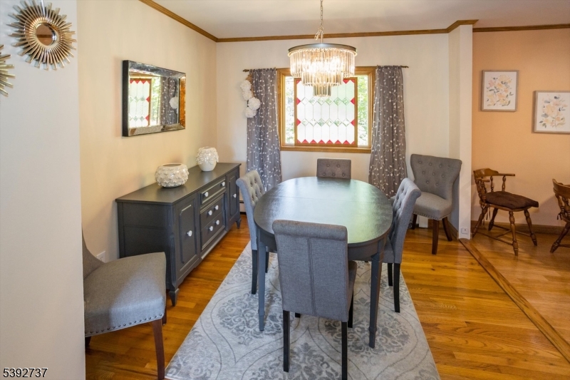 Kitchen With center island, double sink in the island