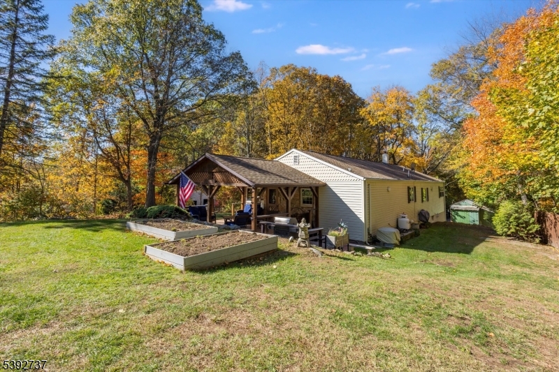 Driveway w/ additional Parking Large Shed is located at the top of the Driveway