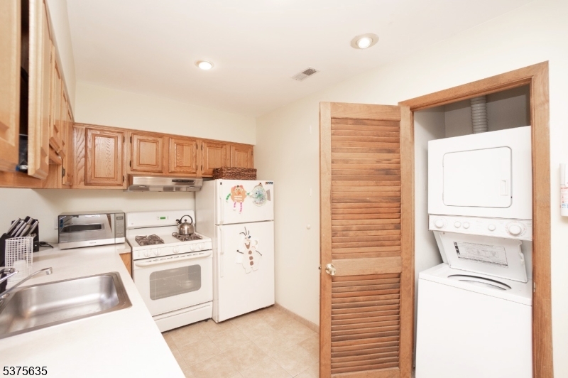 Kitchen - Laundry