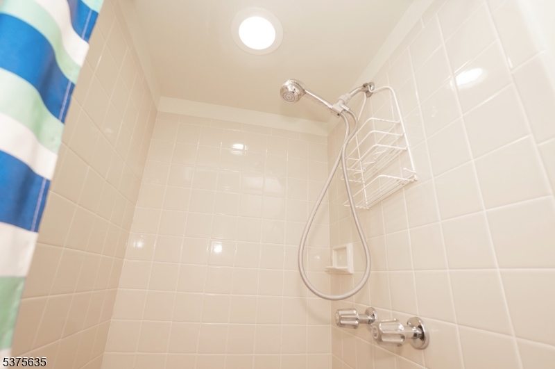 Stall Shower - Loft
