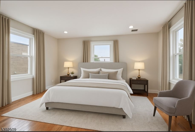 Staged En suite- master Br