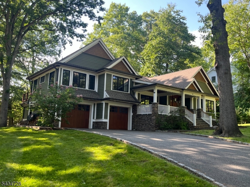 Great curb appeal!
